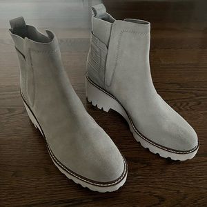 Dolce Vita Huey H20 Lug Sole boots. Brand New . Size 8.5